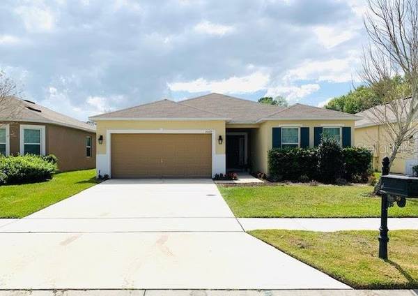 5009 GRASSY KNOLL DR, Tavares, FL 32778