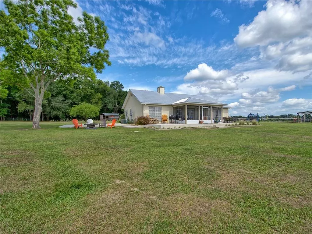 Hawthorne, FL 32640,13909 SE 152ND LN