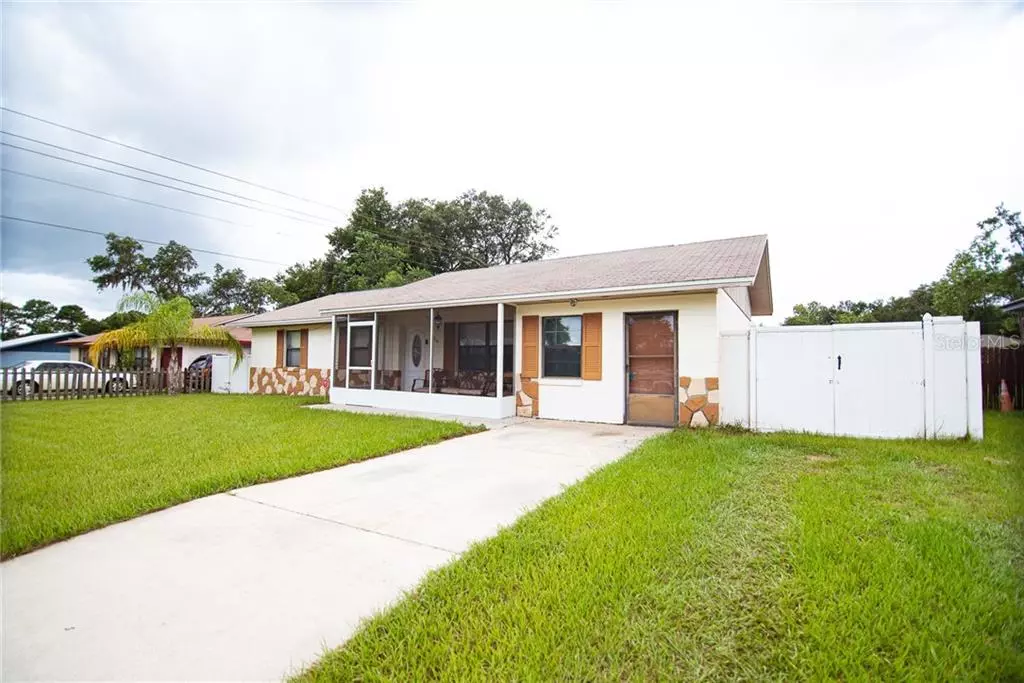 Palatka, FL 32177,230 REDBUD LN
