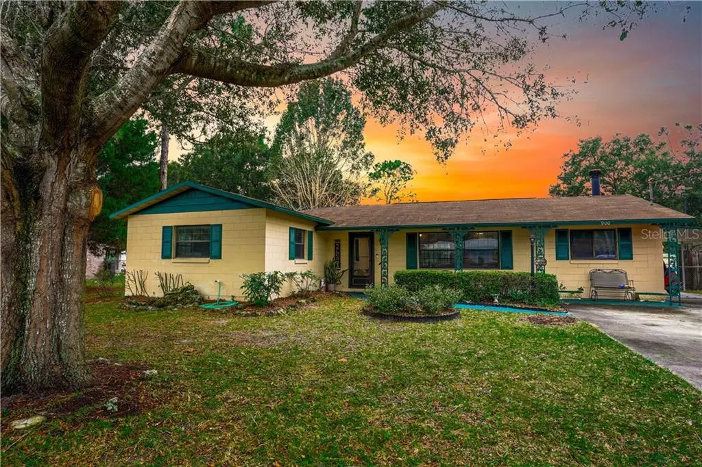 Fruitland Park, FL 34731,900 HICKORY AVE