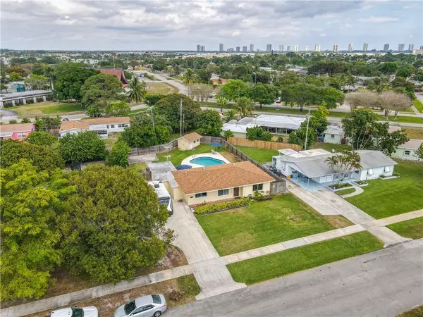 619 AUSTRALIAN CIR, Lake Park, FL 33403