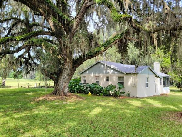 5643 W HIGHWAY 316,  Reddick,  FL 32686