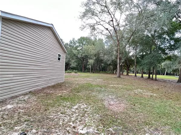 Hawthorne, FL 32640,11607 SE 225TH DR