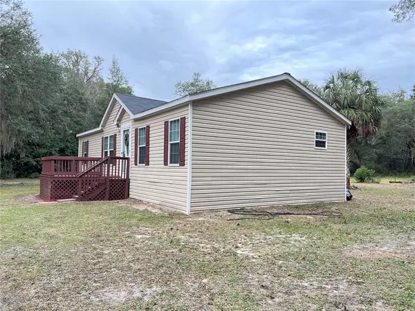 Hawthorne, FL 32640,11607 SE 225TH DR