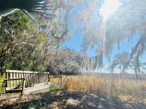 21612 S COUNTY ROAD 325, Hawthorne, FL 32640