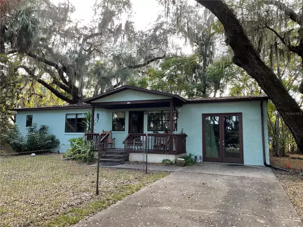 121 E LAKEVIEW ST, Lady Lake, FL 32159