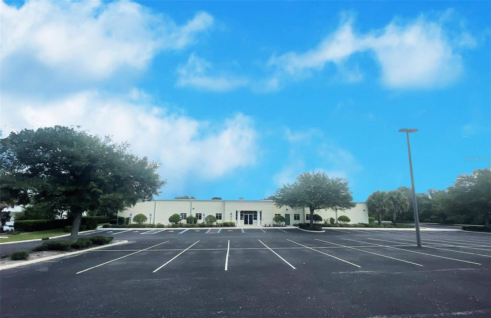 455 ROLLING ACRES RD, Lady Lake, FL 32159