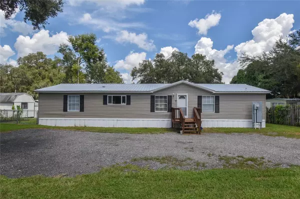 16895 SE 65TH ST, Ocklawaha, FL 32179