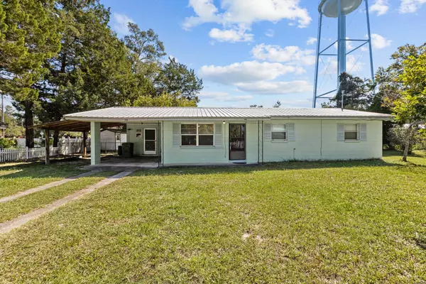 Chiefland, FL 32626,103 NE 7TH ST