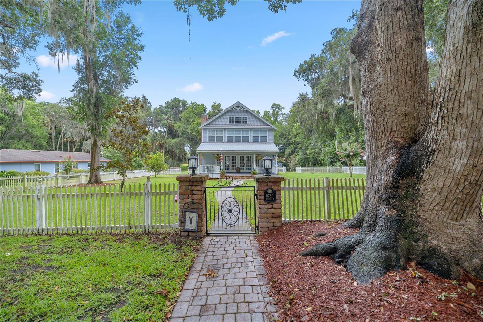 5750 AVENUE H,  Mc Intosh,  FL 32664