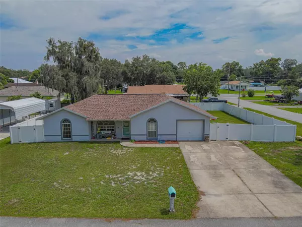 Lake Panasoffkee, FL 33538,1275 CR 442
