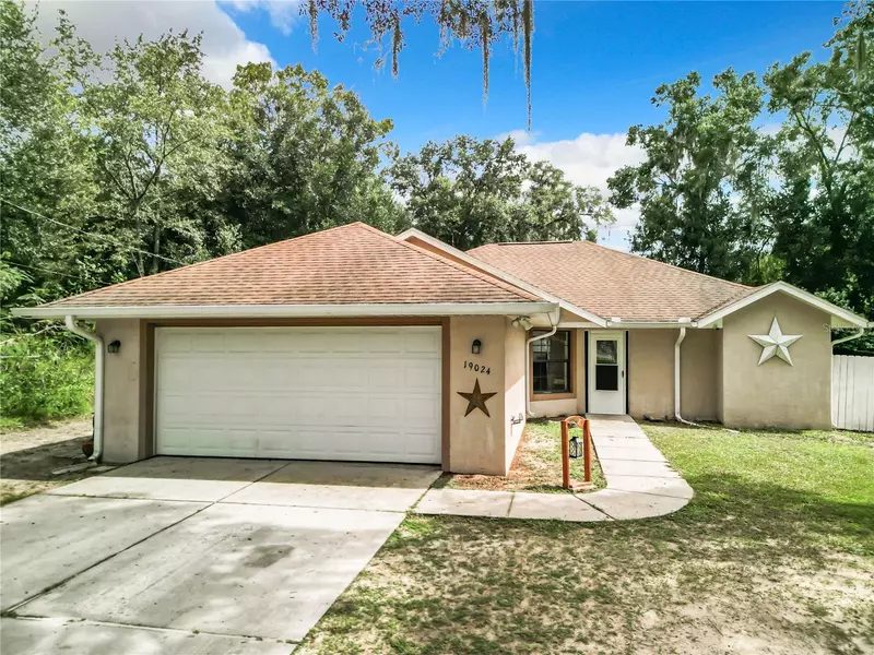 19024 SAINT BENEDICT DR, Dunnellon, FL 34432