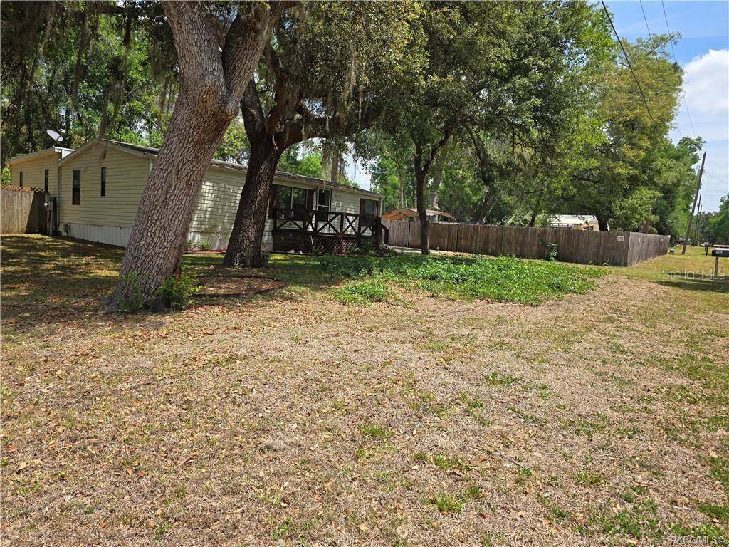 Floral City, FL 34436,8009 E PEACOCK LN