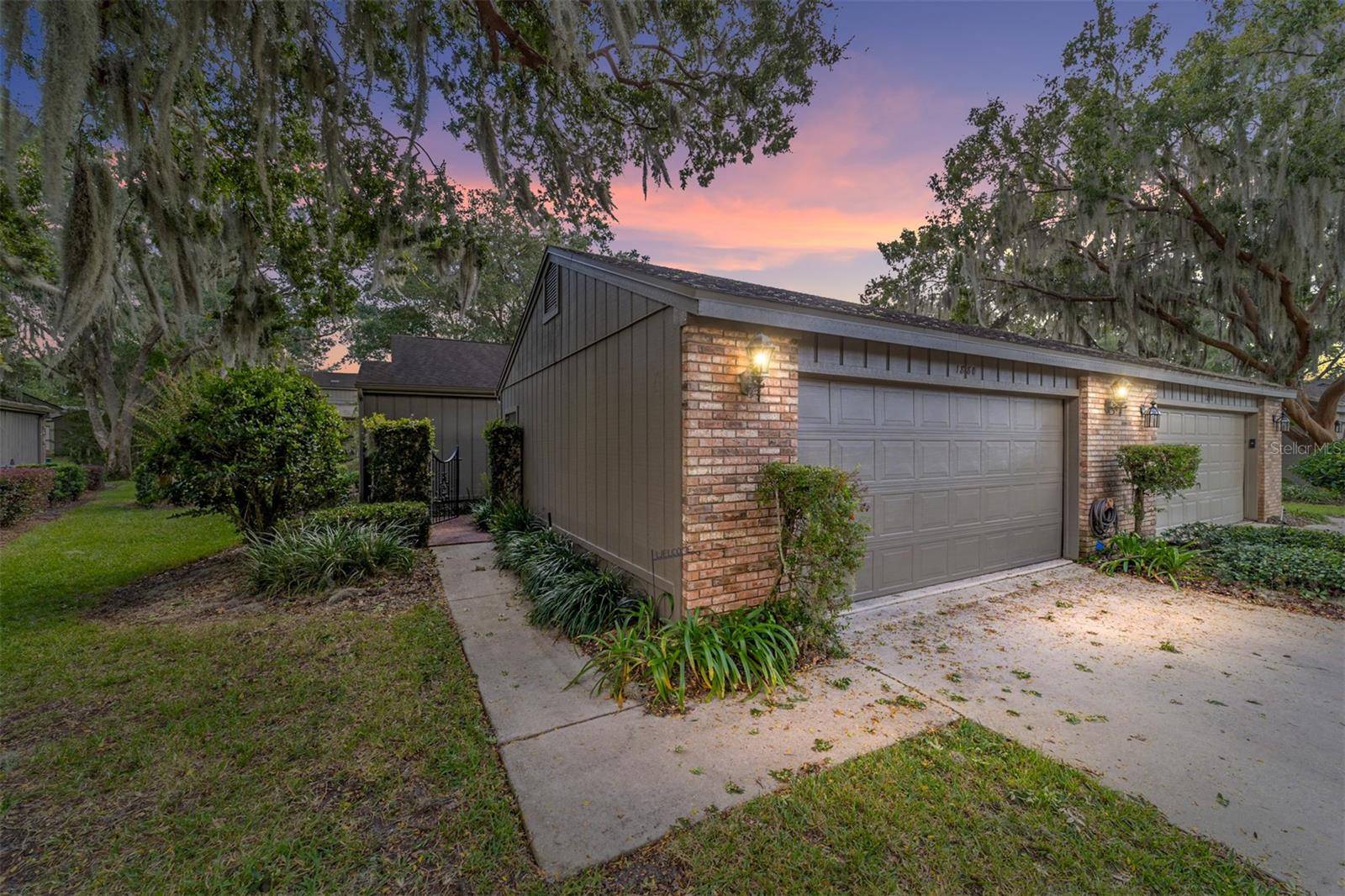 1880 SE CLATTER BRIDGE RD, Ocala, FL 34471