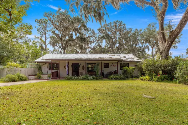 1724 SE 164TH CIR, Ocklawaha, FL 32179