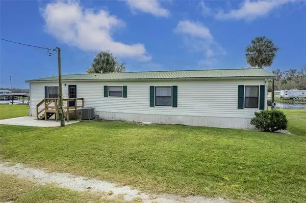 Astor, FL 32102,25836 MANHATTAN LN