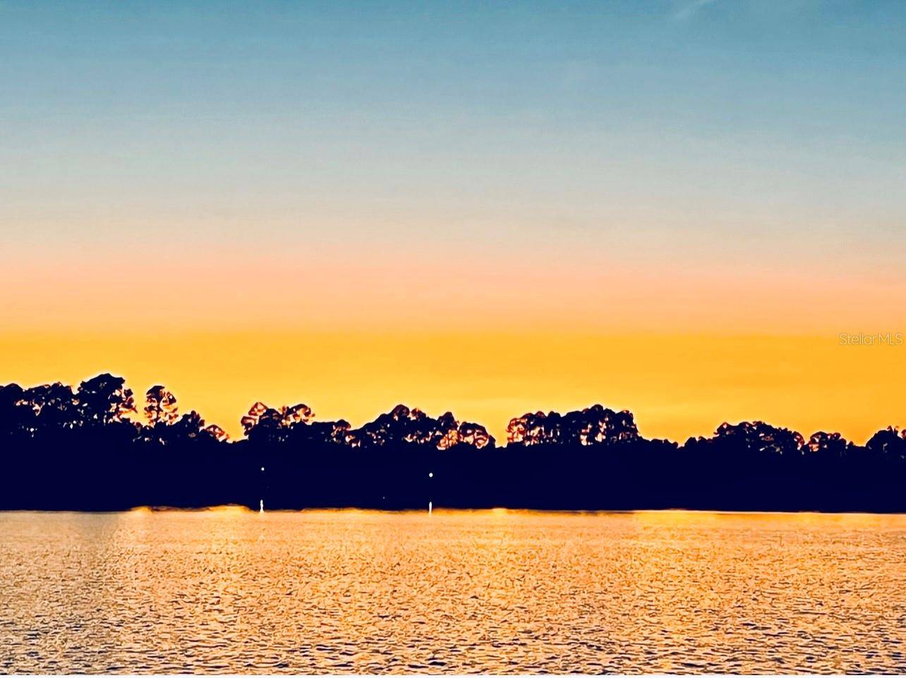 Hawthorne, FL 32640,311 STAR LAKE DR