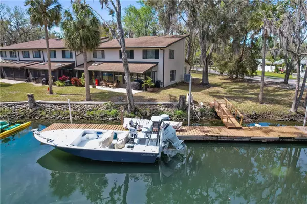 Crystal River, FL 34429,1637 SE PARADISE CIR W #101