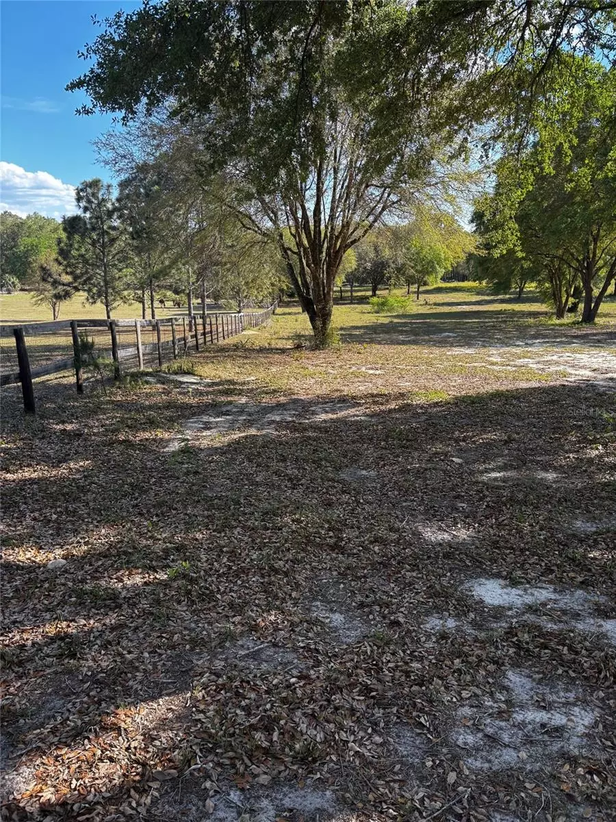 Silver Springs, FL 34488,180 SE 165TH COURT RD