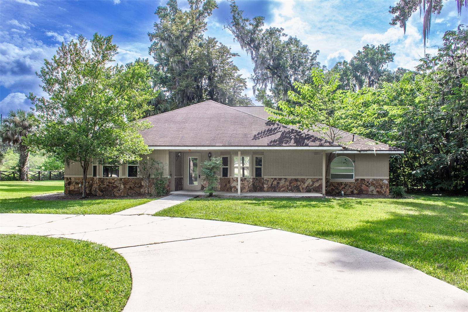 3255 SE 3RD AVE, Ocala, FL 34471