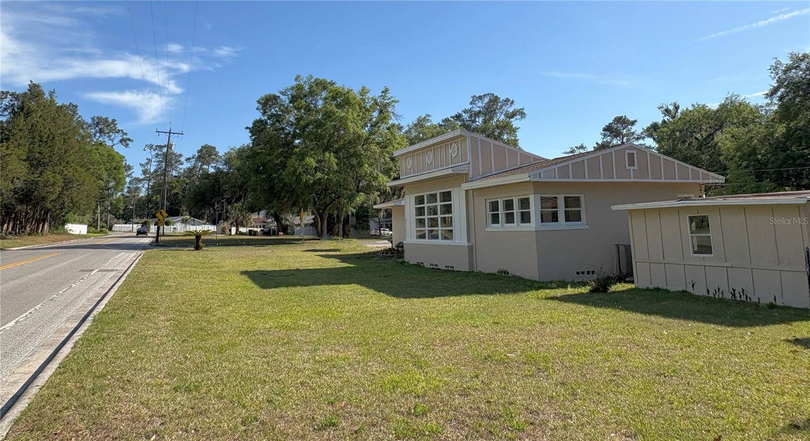 Ocala, FL 34470,910 NE 11TH AVE