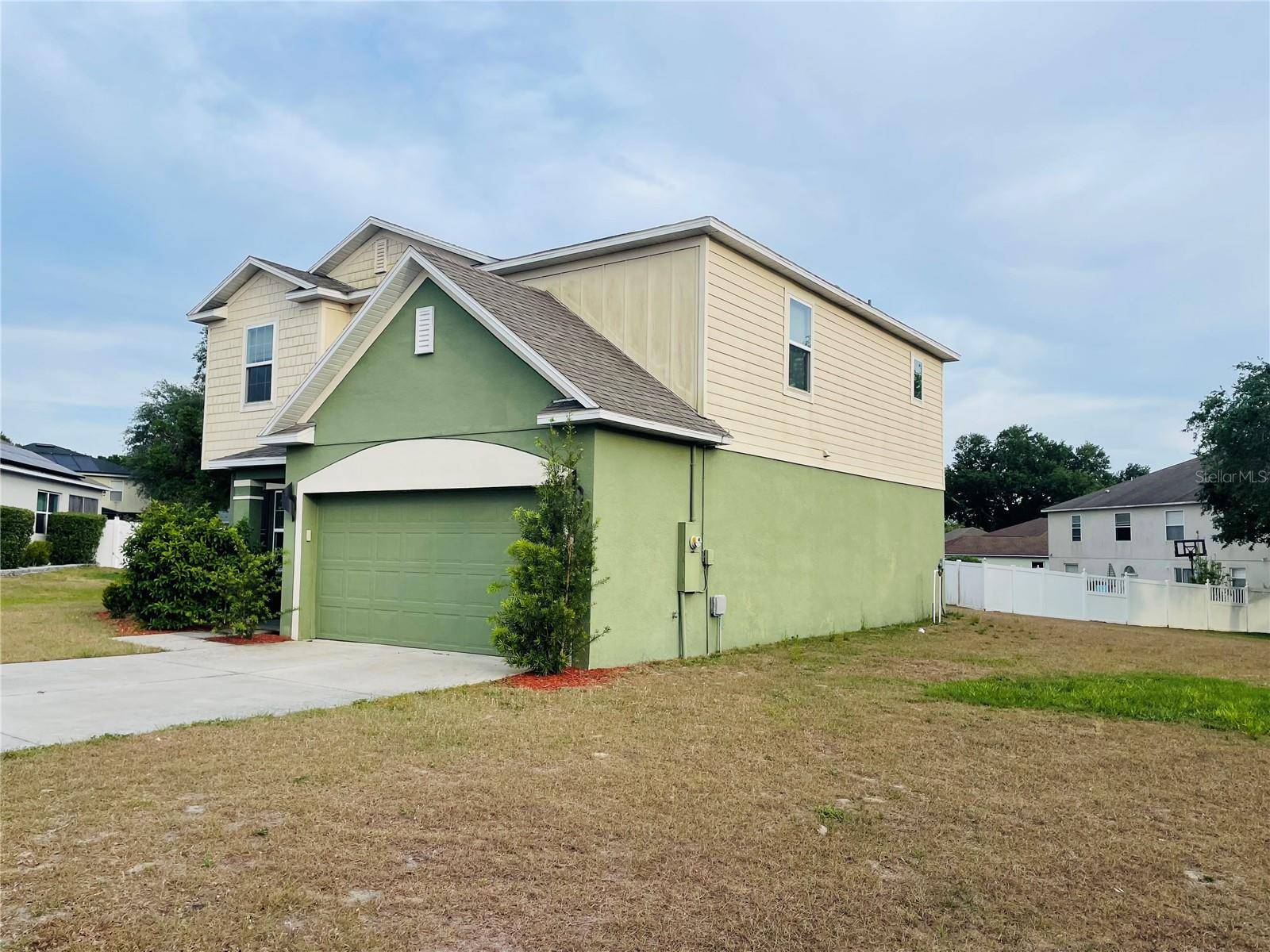 Fruitland Park, FL 34731,807 GLEN CREEK CT