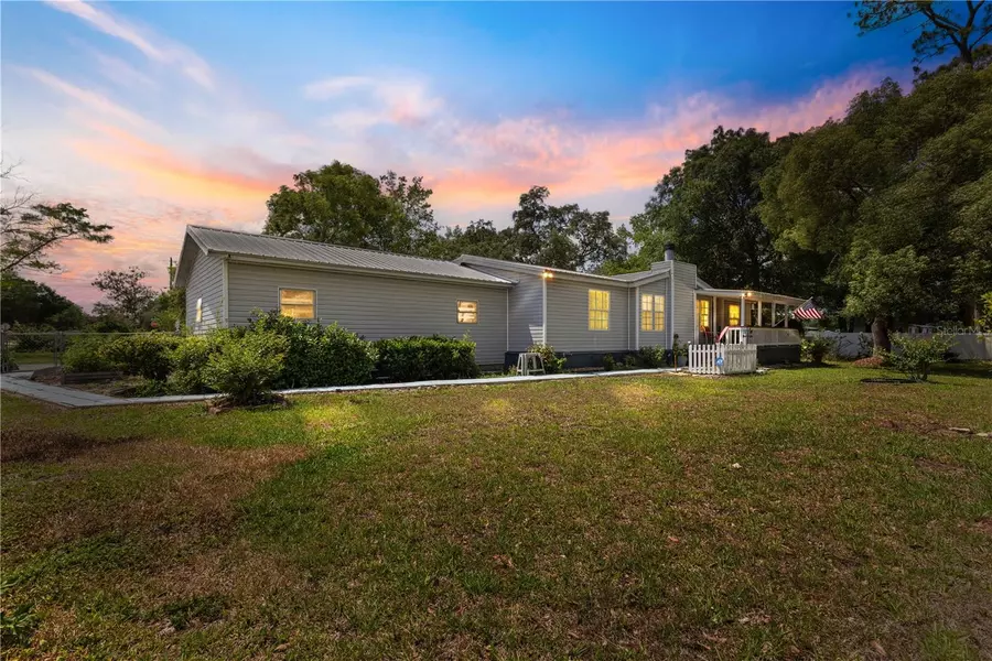 5520 SE 183RD AVENUE RD, Ocklawaha, FL 32179