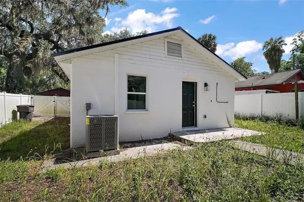 Ocala, FL 34475,719 NW 8TH ST