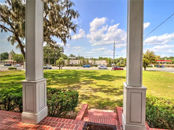 Ocala, FL 34470,944 E SILVER SPRINGS BLVD