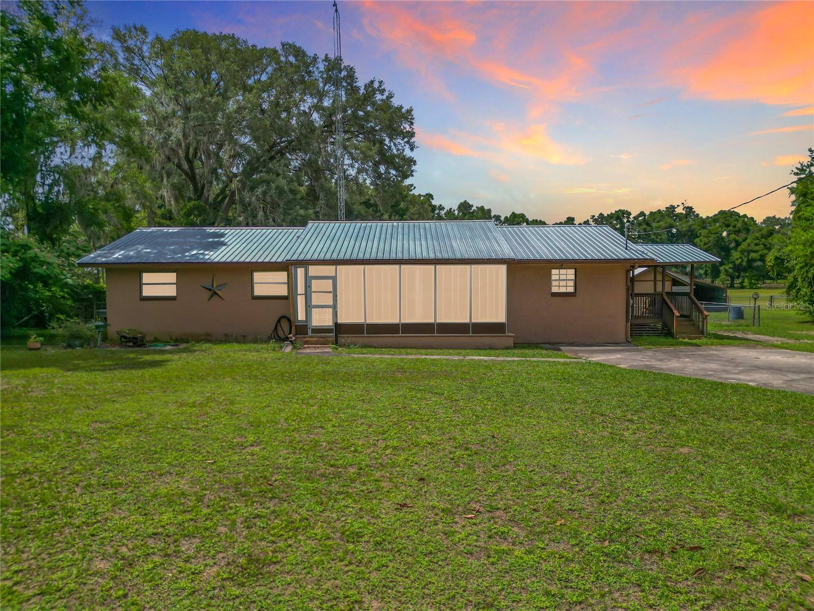 Anthony, FL 32617,3040 NE 97TH STREET RD