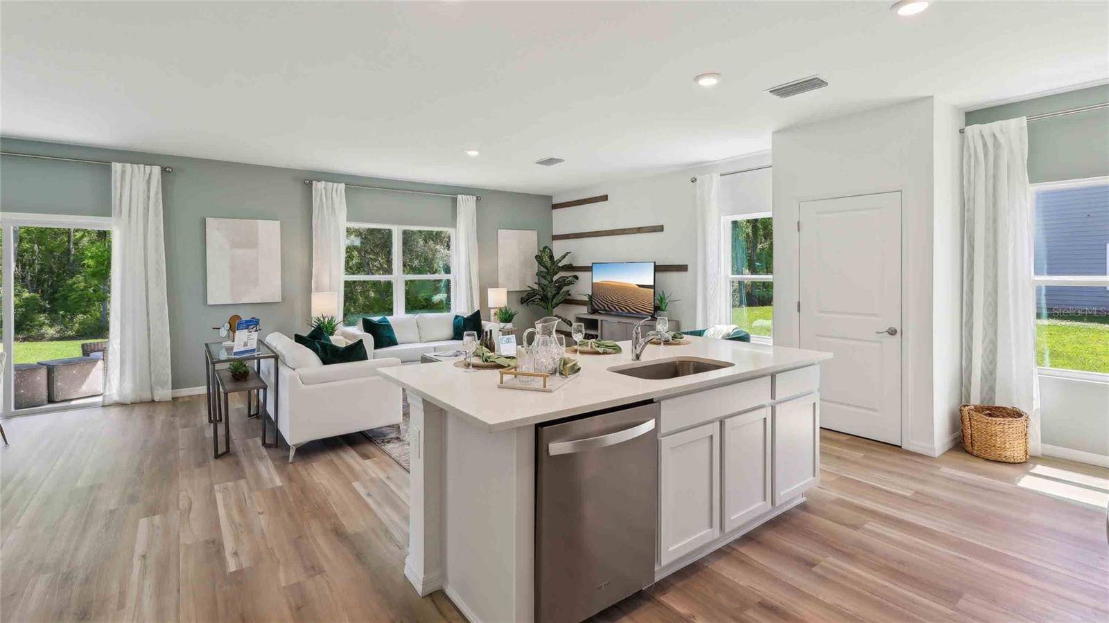Weeki Wachee, FL 34613,10460 TUCKER RD