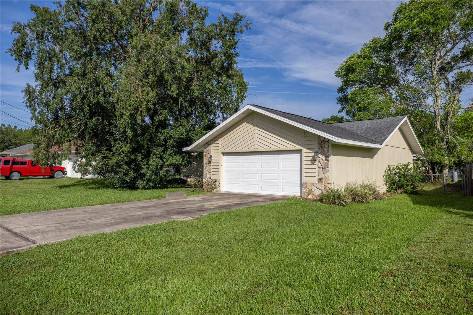42 ALMOND DR, Ocala, FL 34472