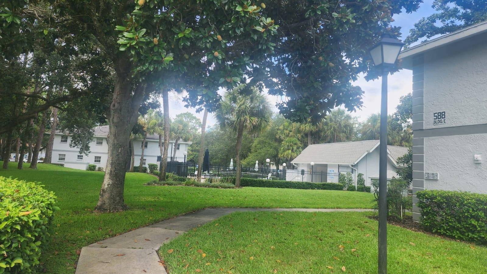 Ocala, FL 34472,588 FAIRWAYS LN #E204