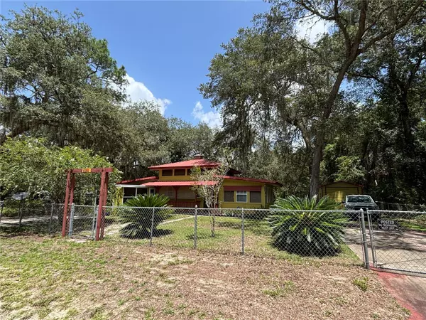 Silver Springs, FL 34488,621 NE 165TH TER