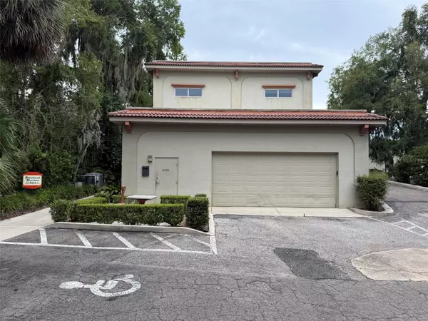 Ocala, FL 34471,1007 E FORT KING ST