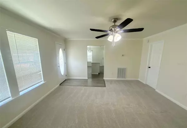 Lady Lake, FL 32159,202 GIBSON ST