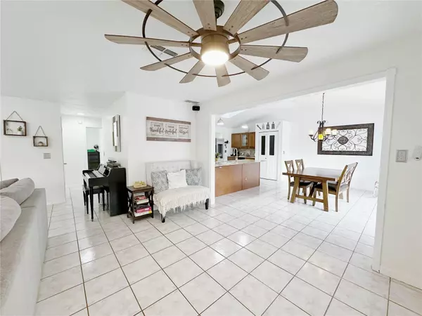 Ocala, FL 34471,2404 SE 39TH AVE