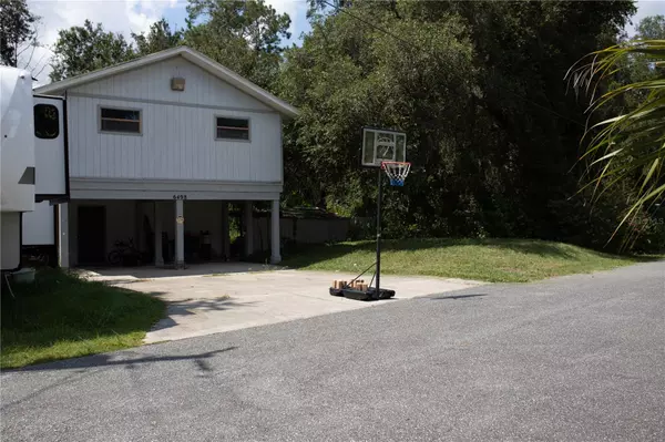 6498 SE 167TH CT, Ocklawaha, FL 32179