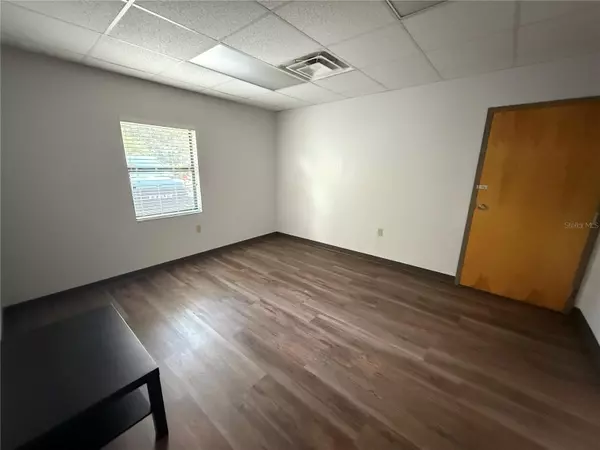 Ocala, FL 34471,3300 SE LAKE WEIR AVE #2