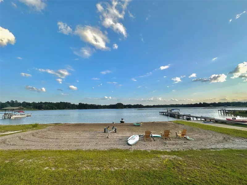 141 E COWPEN LAKE POINT RD, Hawthorne, FL 32640