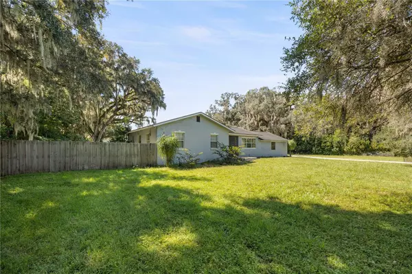 Reddick, FL 32686,6896 W HIGHWAY 316