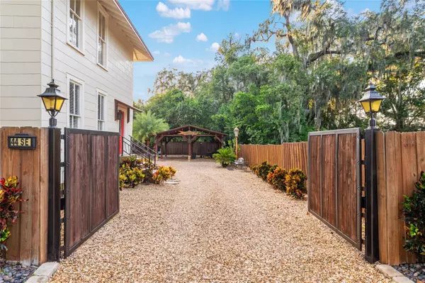 Ocala, FL 34471,44 SE 9TH TER