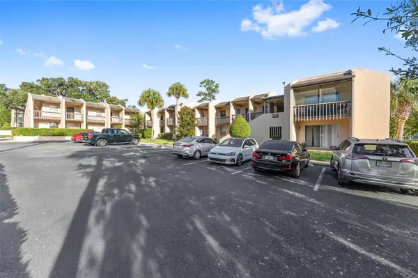 Ocala, FL 34470,2437 NE 6TH ST #14