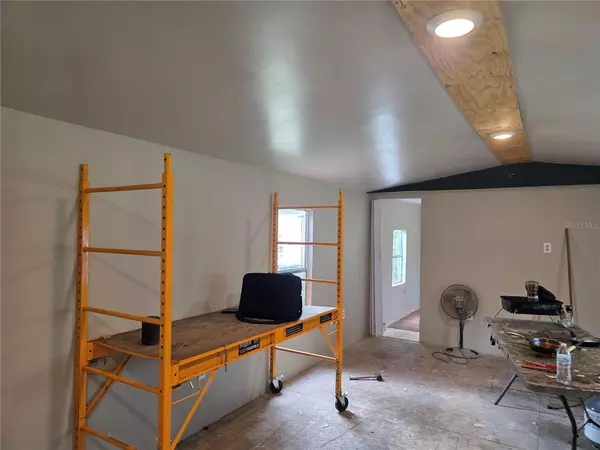 Silver Springs, FL 34488,17360 NE 37TH LN