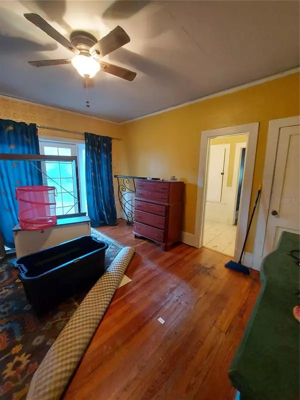 Gainesville, FL 32601,516 NE 8TH AVE