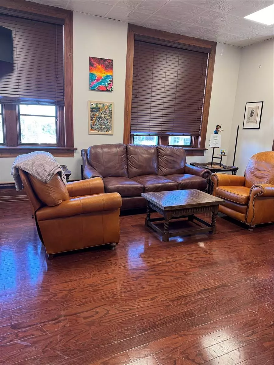 Ocala, FL 34471,44 SE 1ST AVE