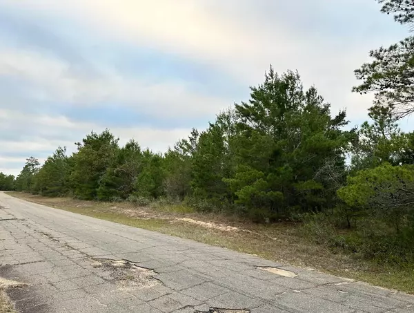 Chipley, FL 32428,COLMART DR