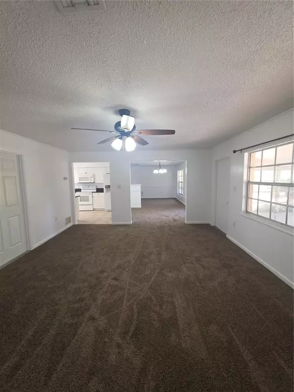 Ocala, FL 34480,261 SE 54TH CT