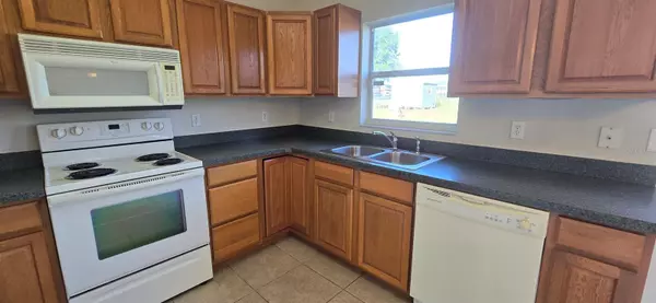 Ocala, FL 34480,139 JUNIPER LOOP