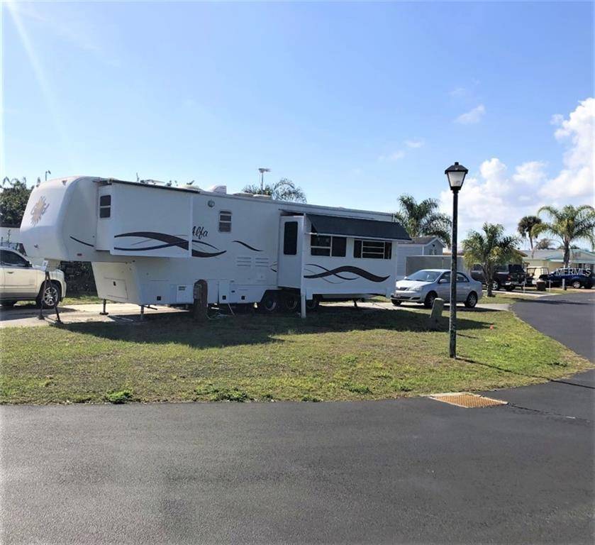 Lake Wales, FL 33898,1 ROYAL COACHMAN ST